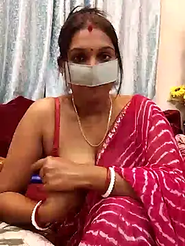 Queen Dolly online show from 29, 12, 2024