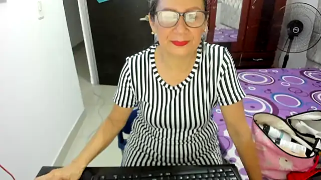 jademartin  online show from 29, 1, 2025