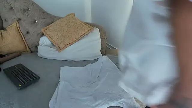 Naughty  Mom online show from 22, 12, 2024