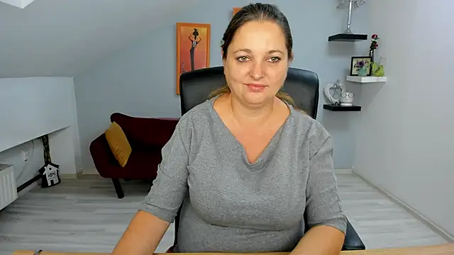 LollaGirl online show from 22, 9, 2025