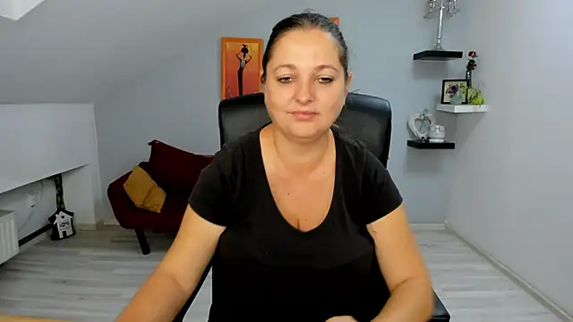 LollaGirl online show from 24, 9, 2025