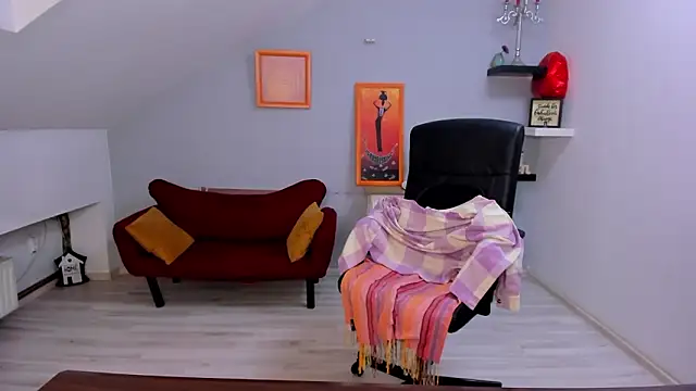 LollaGirl online show from 12, 3, 2026