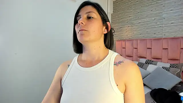 SarahDeyvis online show from 8, 3, 2025