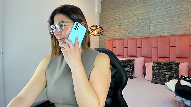 SarahDeyvis online show from 10, 9, 2025