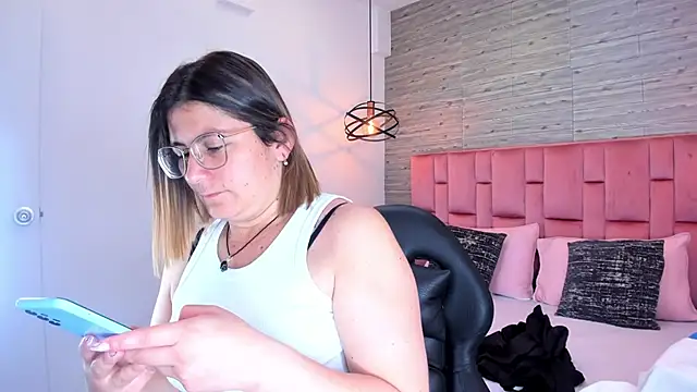 SarahDeyvis online show from 13, 9, 2025