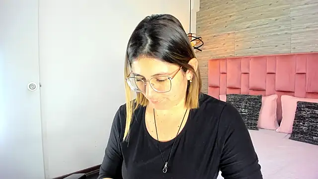 SarahDeyvis online show from 18, 9, 2025