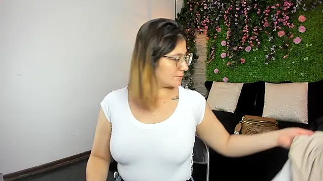 SarahDeyvis online show from 11, 11, 2025