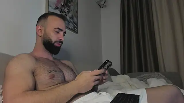 Snapshot of MichaelMasterss chatting on 17, 12, 2025 MichaelMasterss online show from 17, 12, 2025