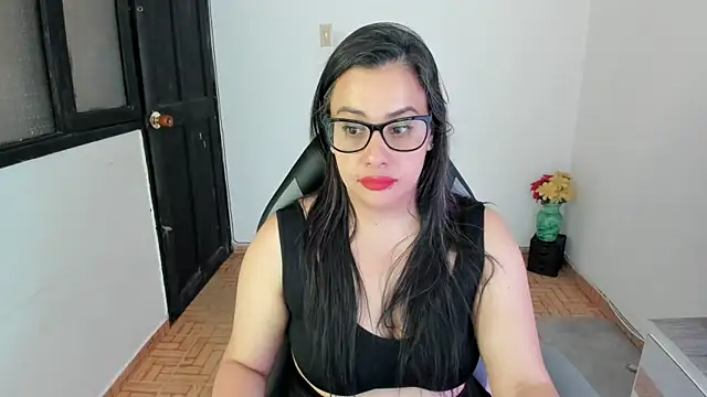 smile sweetpao online show from 4, 3, 2025