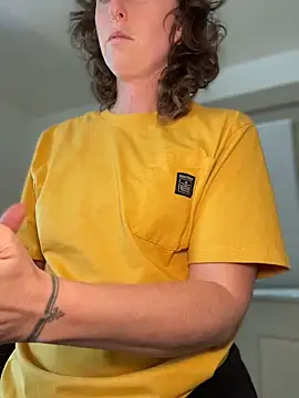 mossy kiss online show from 9, 4, 2026