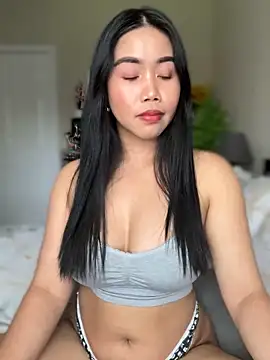 Snapshot of JazzieXo chatting on 5, 12, 2024 JazzieXo online show from 5, 12, 2024