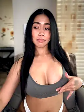 Snapshot of JazzieXo chatting on 28, 10, 2025 JazzieXo online show from 28, 10, 2025