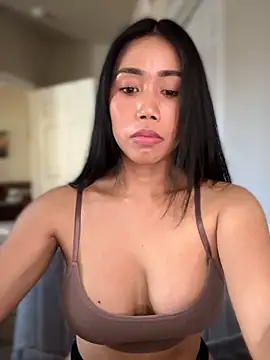 Snapshot of JazzieXo chatting on 14, 11, 2025 JazzieXo online show from 14, 11, 2025