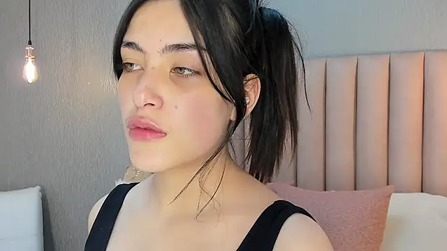 Alexa Thaylor  online show from 15, 9, 2025