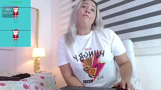 Snapshot of WANDAFOXX1 chatting on 8, 1, 2025 WANDAFOXX1 online show from 8, 1, 2025