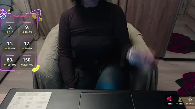 Snapshot of ROXOLANAA_SEXY chatting on 11, 9, 2025 ROXOLANAA SEXY online show from 11, 9, 2025