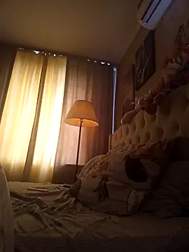 Snapshot of ROXOLANAA_SEXY chatting on 3, 3, 2026 ROXOLANAA SEXY online show from 3, 3, 2026