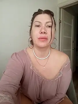 ROXOLANAA SEXY online show from 6, 4, 2026