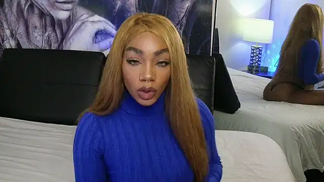 Snapshot of emely_brandon chatting on 16, 12, 2025 emely brandon online show from 16, 12, 2025