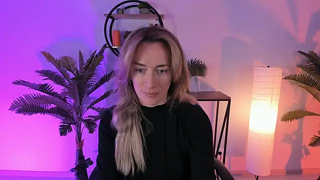 Snapshot of RebeccaMartinez chatting on 6, 2, 2025 RebeccaMartinez online show from 6, 2, 2025