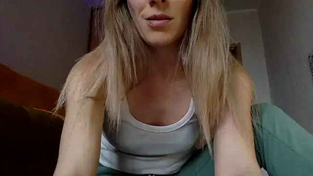 Snapshot of RebeccaMartinez chatting on 17, 3, 2025 RebeccaMartinez online show from 17, 3, 2025