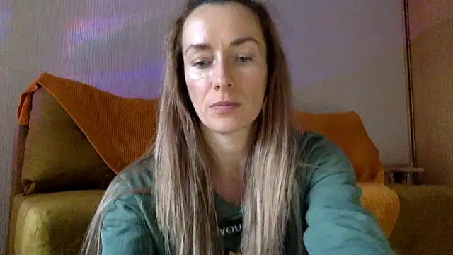 Snapshot of RebeccaMartinez chatting on 17, 3, 2025 RebeccaMartinez online show from 17, 3, 2025