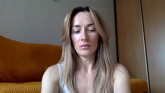 Snapshot of RebeccaMartinez chatting on 18, 3, 2025 RebeccaMartinez online show from 18, 3, 2025