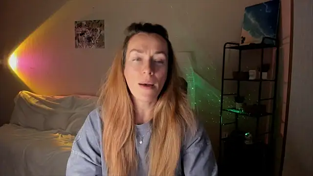 Snapshot of RebeccaMartinez chatting on 26, 10, 2025 RebeccaMartinez online show from 26, 10, 2025