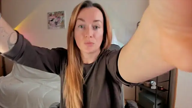 Snapshot of RebeccaMartinez chatting on 31, 10, 2025 RebeccaMartinez online show from 31, 10, 2025