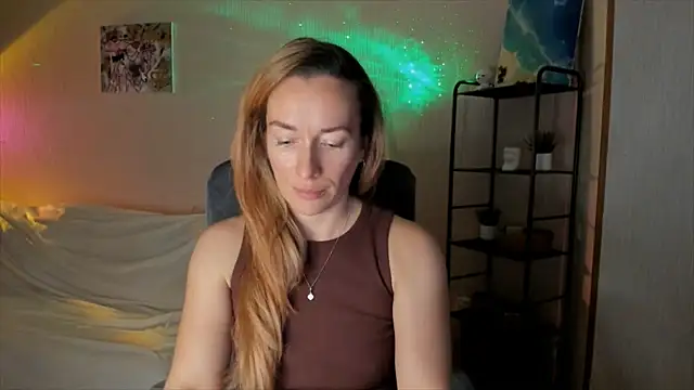 Snapshot of RebeccaMartinez chatting on 14, 11, 2025 RebeccaMartinez online show from 14, 11, 2025