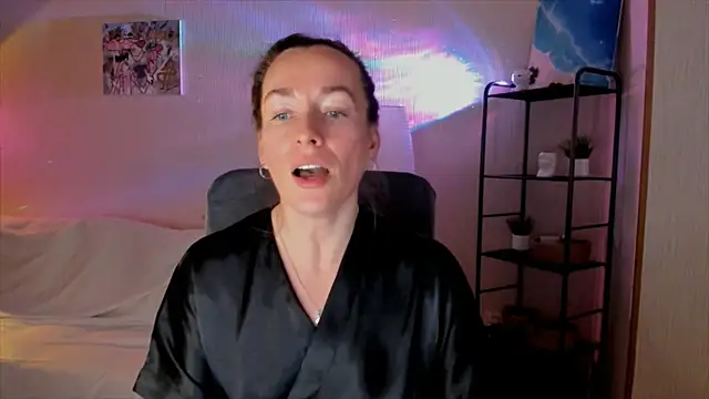 Snapshot of RebeccaMartinez chatting on 19, 11, 2025 RebeccaMartinez online show from 19, 11, 2025