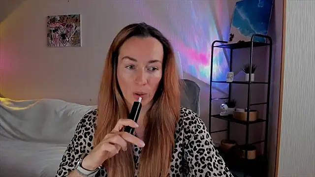 Snapshot of RebeccaMartinez chatting on 27, 11, 2025 RebeccaMartinez online show from 27, 11, 2025