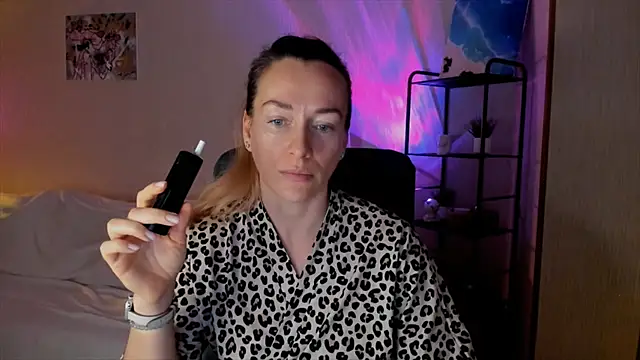 Snapshot of RebeccaMartinez chatting on 28, 11, 2025 RebeccaMartinez online show from 28, 11, 2025