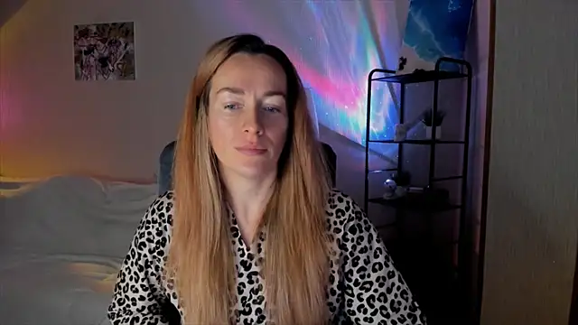 Snapshot of RebeccaMartinez chatting on 29, 11, 2025 RebeccaMartinez online show from 29, 11, 2025