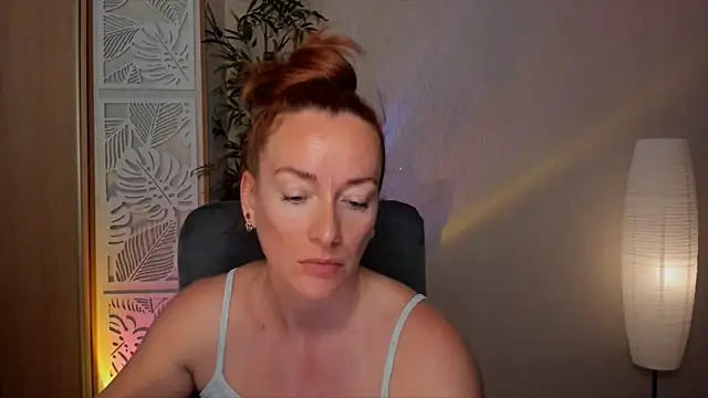 Snapshot of RebeccaMartinez chatting on 27, 5, 2026 RebeccaMartinez online show from 27, 5, 2026