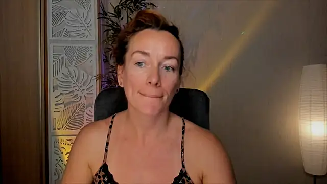 Snapshot of RebeccaMartinez chatting on 6, 7, 2026 RebeccaMartinez online show from 6, 7, 2026