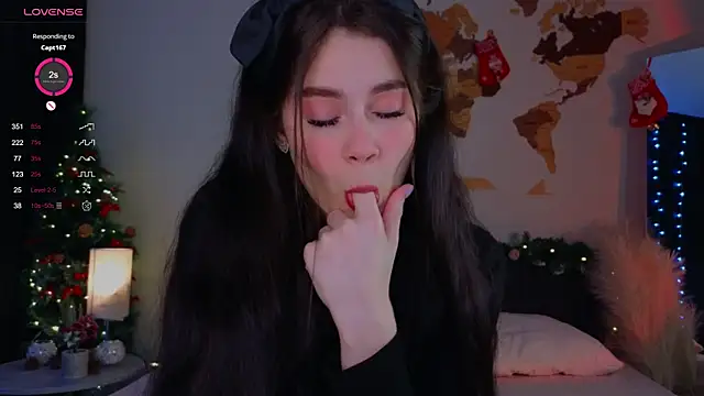 AuroraMari online show from 7, 1, 2025