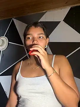 Snapshot of emilyharber chatting on 7, 10, 2025 emilyharber online show from 7, 10, 2025