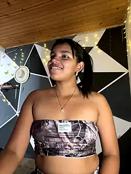 Snapshot of emilyharber chatting on 13, 10, 2025 emilyharber online show from 13, 10, 2025