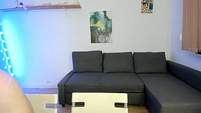 PollyFlame online show from 11, 4, 2026