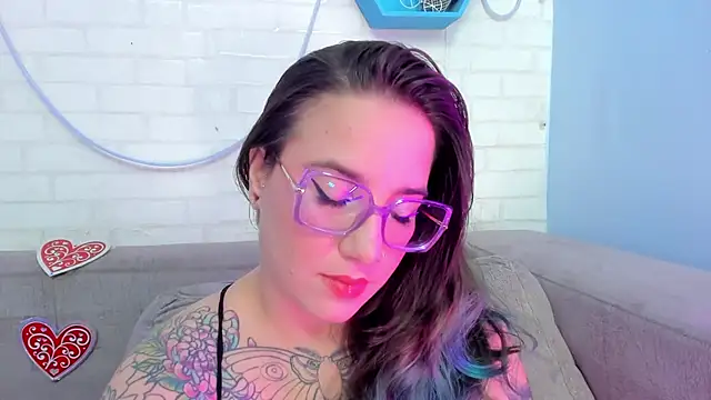 DEVA BLUE  online show from 18, 2, 2025