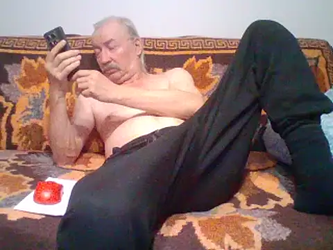 Snapshot of cumloverboyxx69 chatting on 24, 2, 2025 cumloverboyxx69 online show from 24, 2, 2025