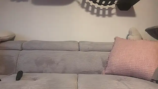 Snapshot of LucyFoxLulu chatting on 29, 11, 2025 LucyFoxLulu online show from 29, 11, 2025