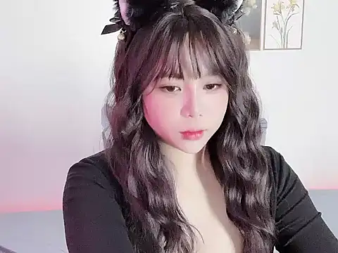   Lyly   online show from 5, 11, 2025