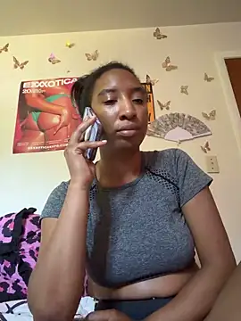 Snapshot of Iceblanca chatting on 4, 6, 2026 Iceblanca online show from 4, 6, 2026