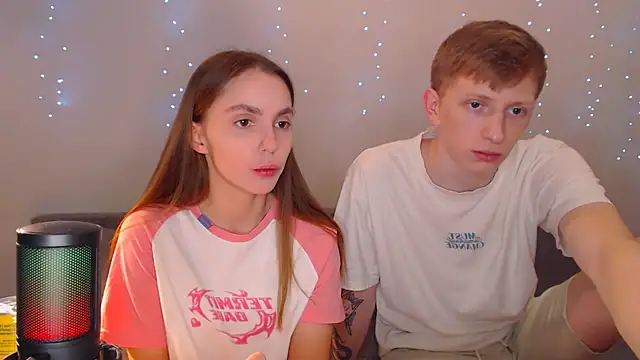 Snapshot of juliaanddima chatting on 15, 3, 2025 juliaanddima online show from 15, 3, 2025