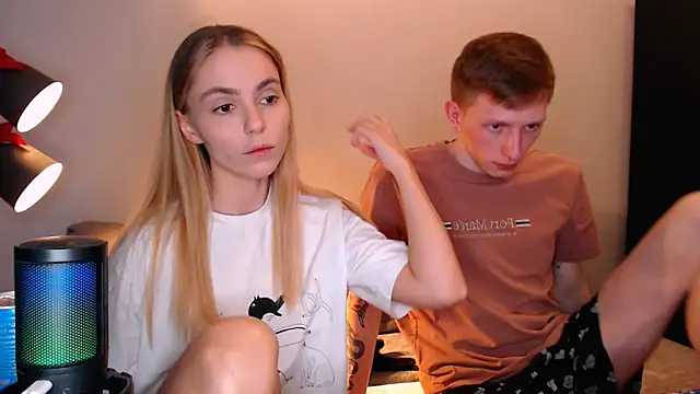 Snapshot of juliaanddima chatting on 20, 11, 2025 juliaanddima online show from 20, 11, 2025