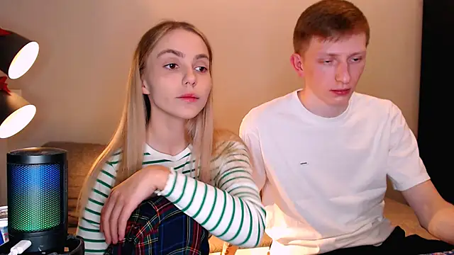 Snapshot of juliaanddima chatting on 22, 11, 2025 juliaanddima online show from 22, 11, 2025