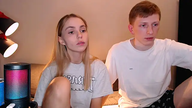 Snapshot of juliaanddima chatting on 25, 11, 2025 juliaanddima online show from 25, 11, 2025