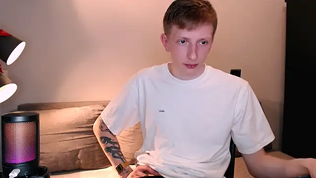 Snapshot of juliaanddima chatting on 1, 12, 2025 juliaanddima online show from 1, 12, 2025